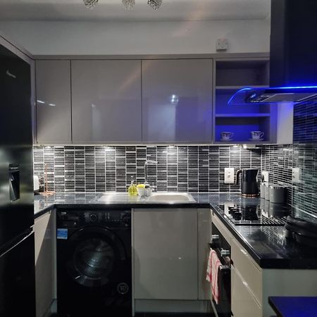 Stylish London Apartment & Free Parking Exterior photo