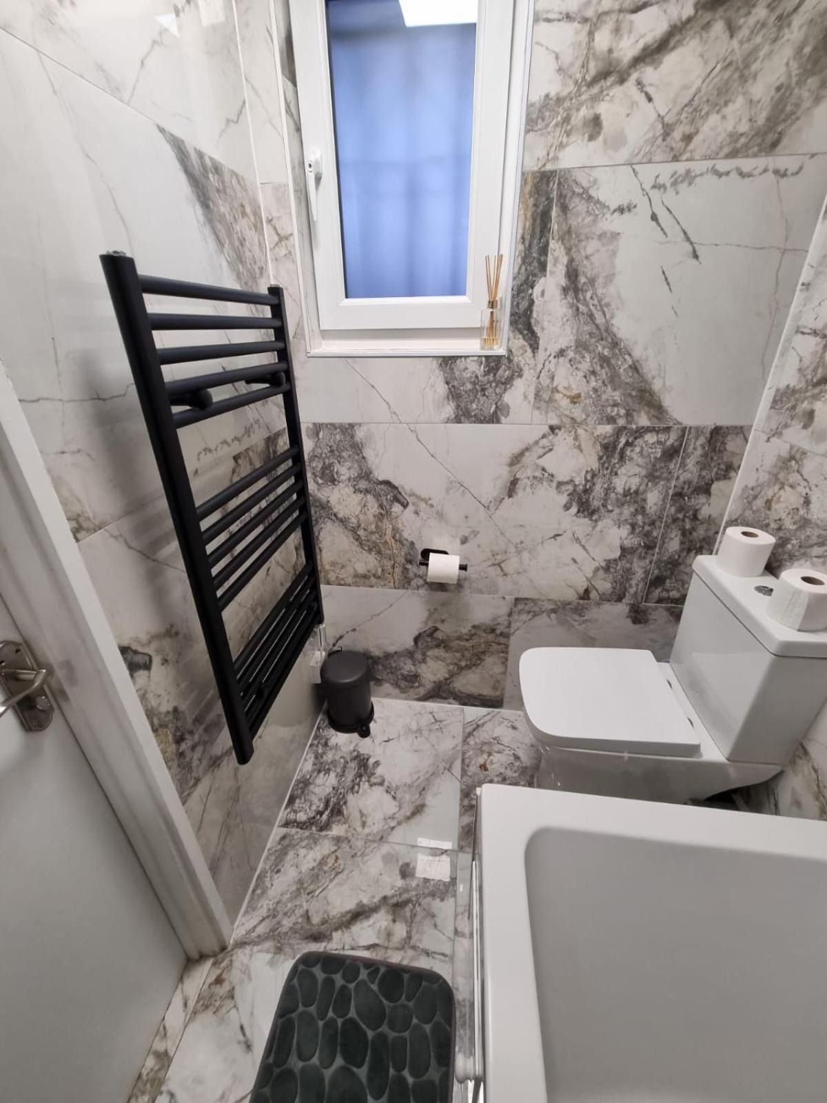 Stylish London Apartment & Free Parking Exterior photo