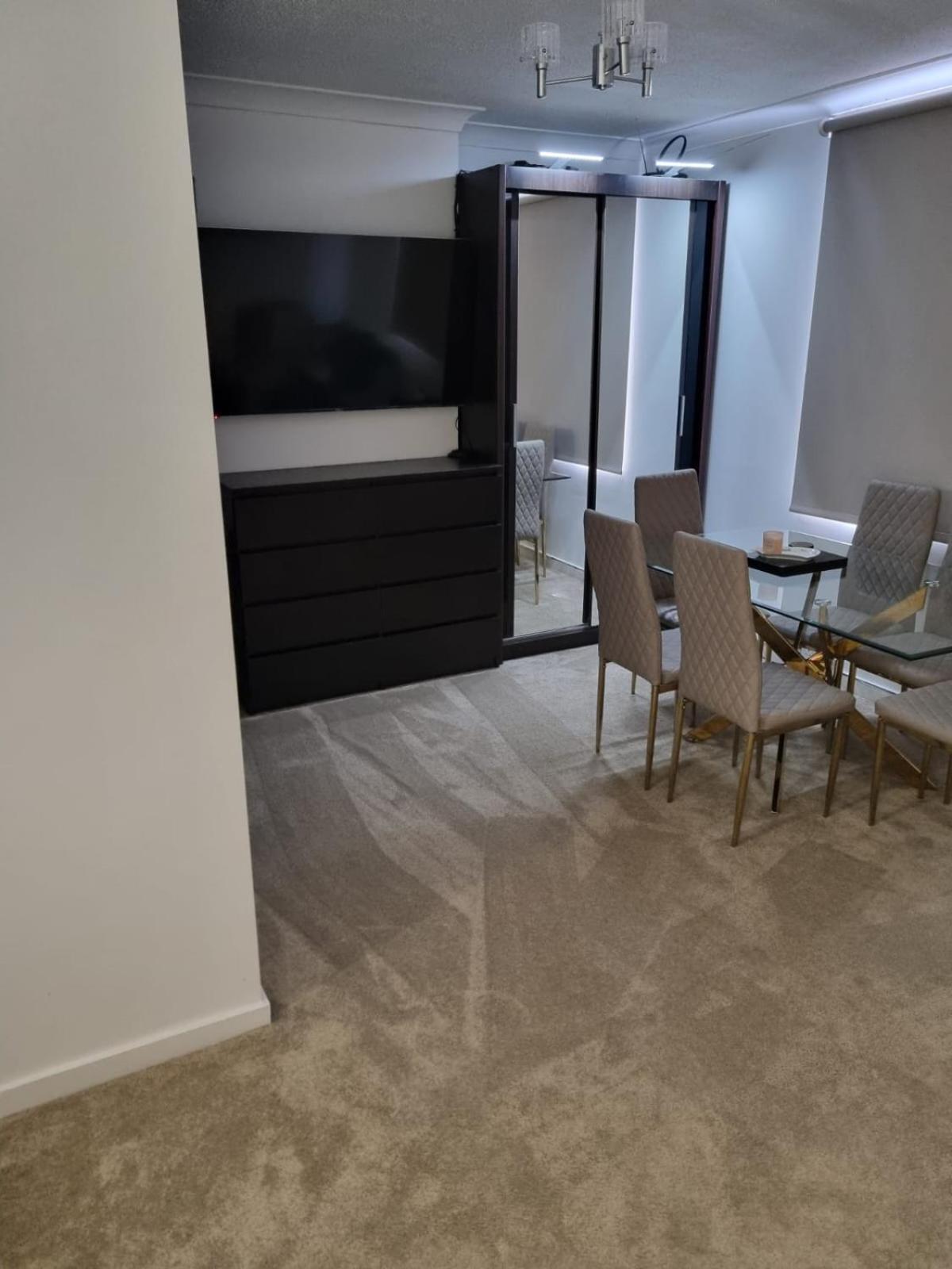 Stylish London Apartment & Free Parking Exterior photo