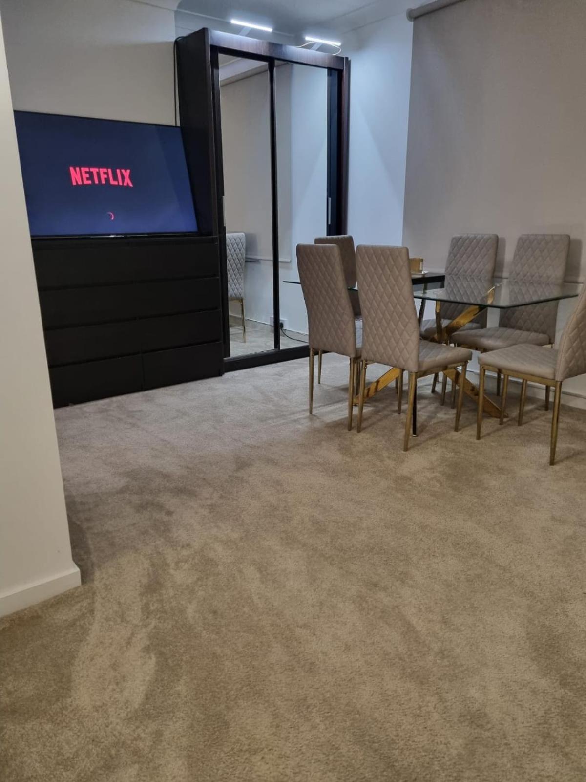 Stylish London Apartment & Free Parking Exterior photo
