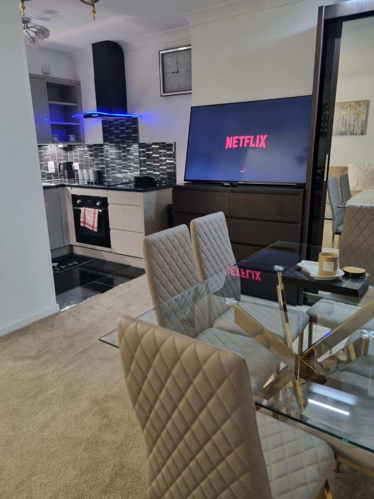 Stylish London Apartment & Free Parking Exterior photo